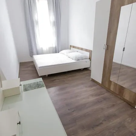 Icon Living City Center شقة